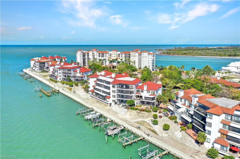 Drone photo of La Peninsula Condos in Isles of Capri, Napls, FL
