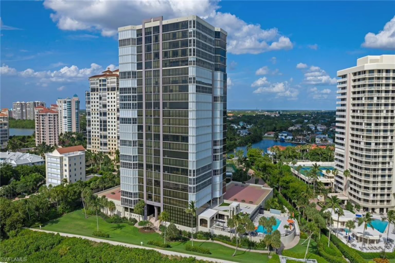 Le Parc Waterfront Condominiums in Park Shore, Naples, FL