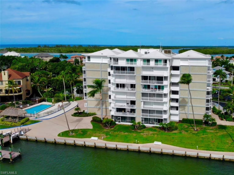 Marco Towers condos at Isle of Capri in Naples, FL