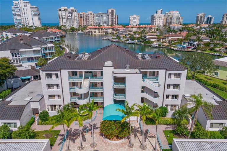 Park Shore Landings waterfront condominiums in Park Shore, Naples, FL