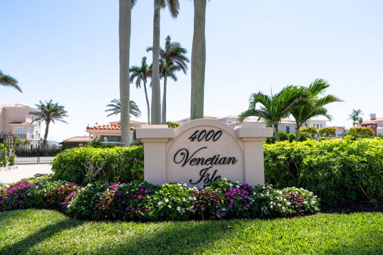 Venetian Villas Park Shore Entrance