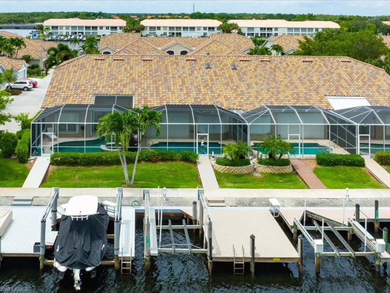 Villages Of Stella Maris condominiums in Naples, Florida